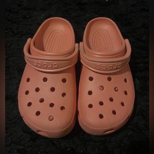 peach crocs